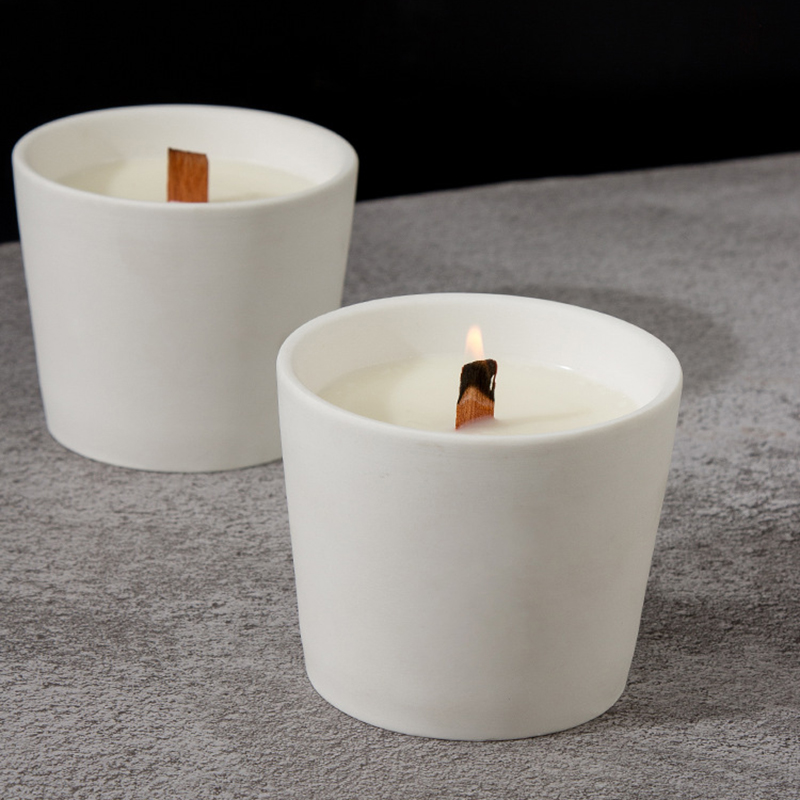 高級高品質の大豆にカスタマイズされたプライベートラベルの着色されたワックス Woodwick の香りのキャンドルをバルクで