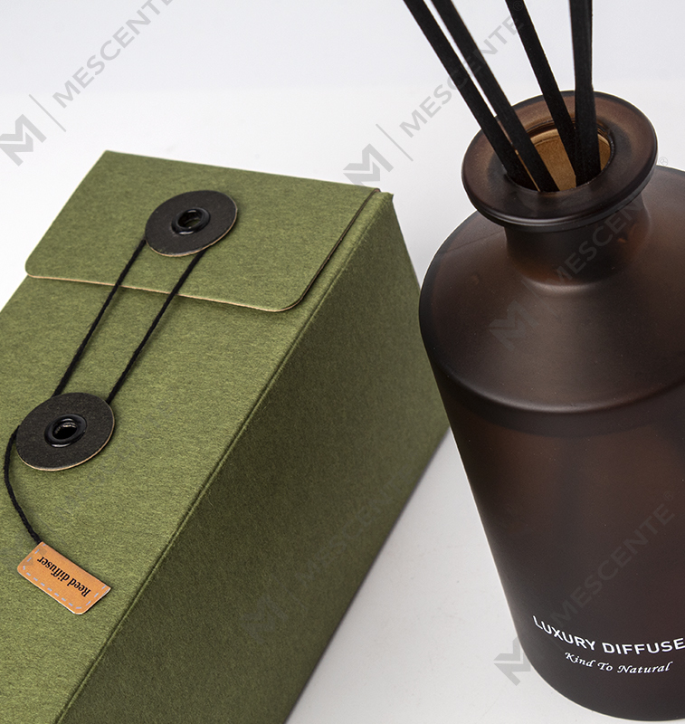 M&Scent カスタム高級すりガラスボトルホームエッセンシャルオイルリードディフューザー