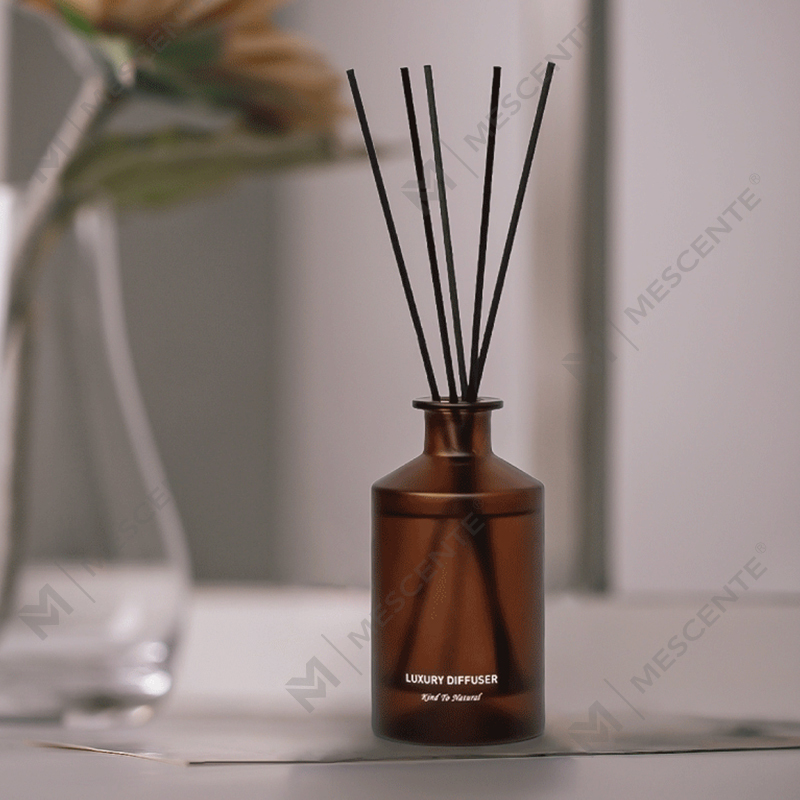 M&Scent カスタム高級すりガラスボトルホームエッセンシャルオイルリードディフューザー