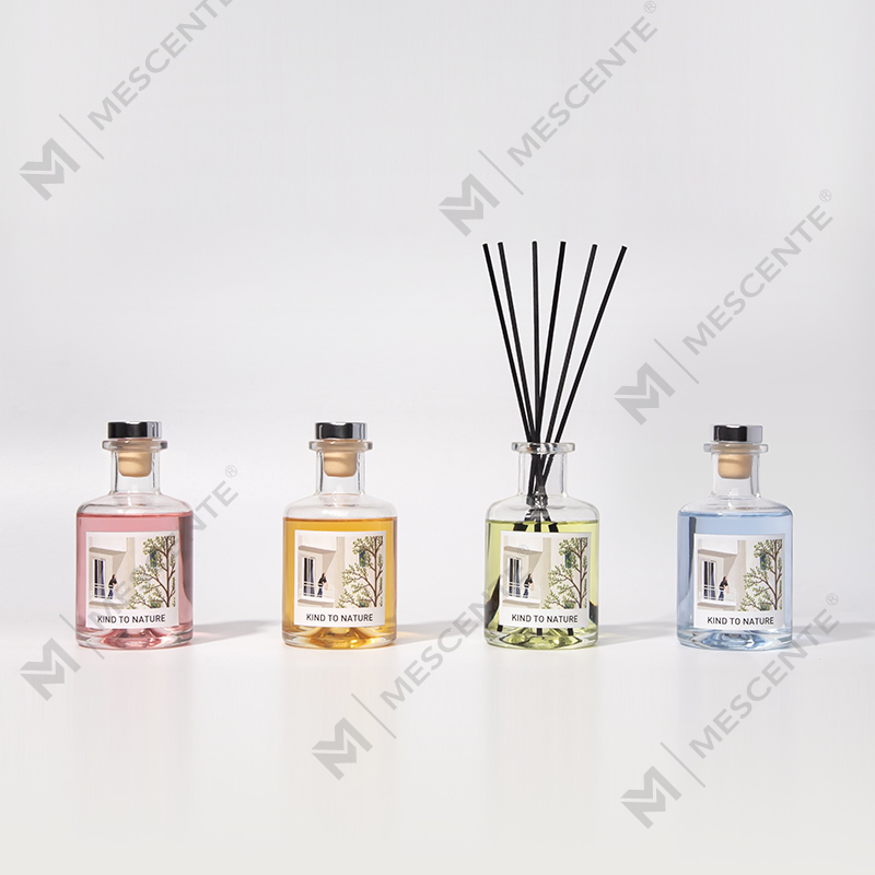 M&Scent ラグジュアリー 200ml カスタマイズされたホワイトボトル 木製スティック リードディフューザー ボックス付き