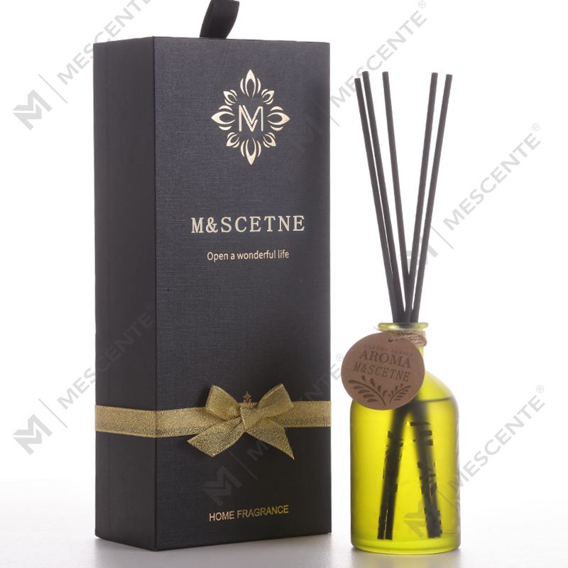 M&Scent 高級カスタムプライベートラベルガラスボトルフラワー液体リードディフューザーギフトボックス付き
