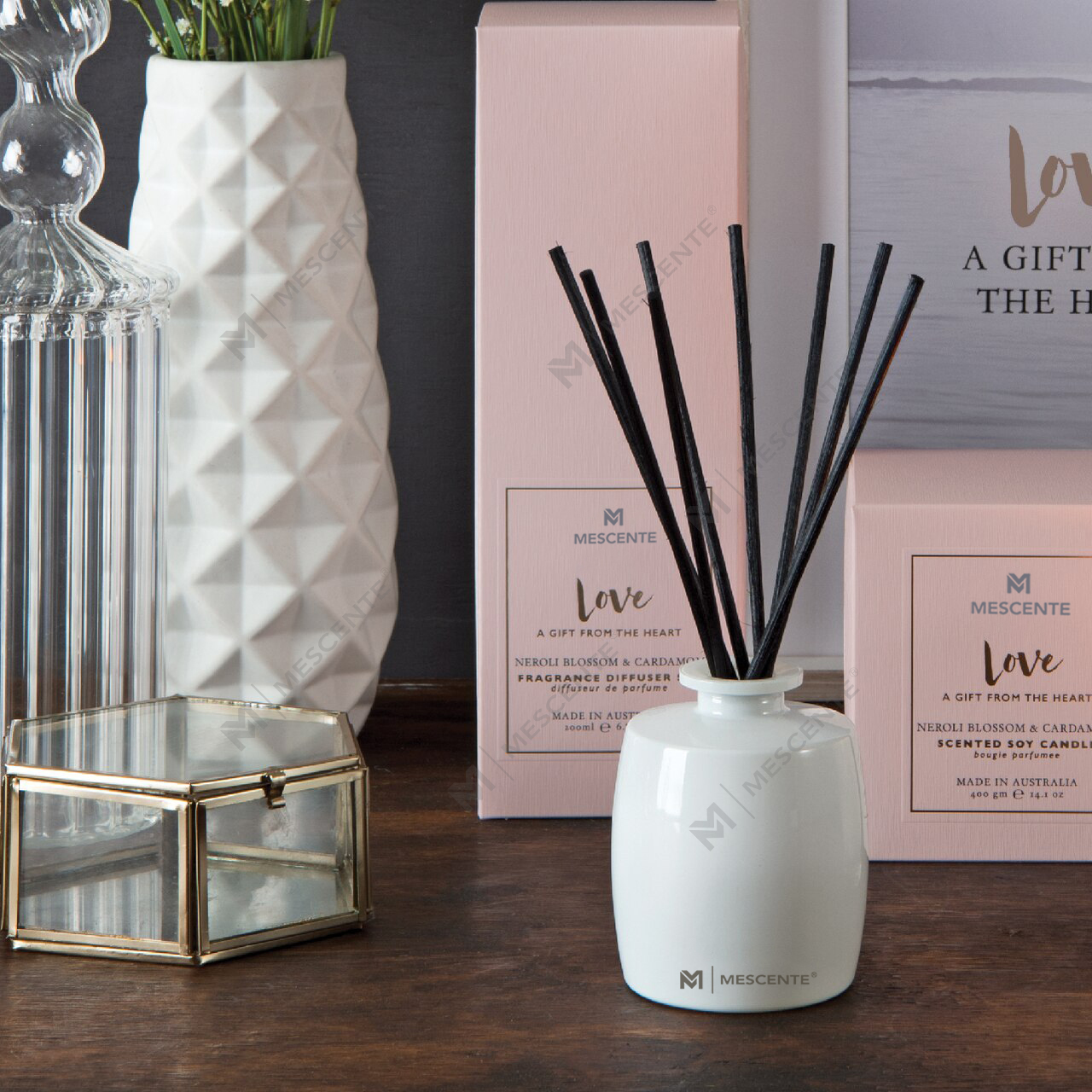 M&Scent 大型ガラスボトル ホームエッセンシャル アロマリードディフューザー ギフトセット 籐スティック付き