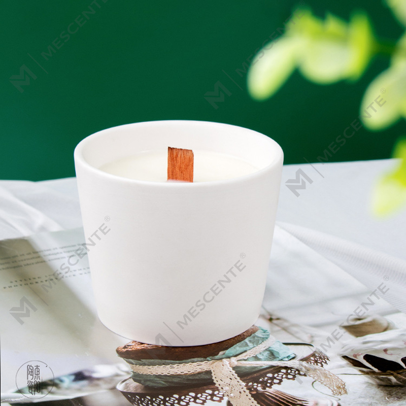高級高品質のカスタマイズされたプライベート ラベルの着色された大豆ワックス Woodwick の香りのキャンドルをバルクで